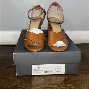 Ann Taylor Liya Lthr block heel sandal size 7 women’s